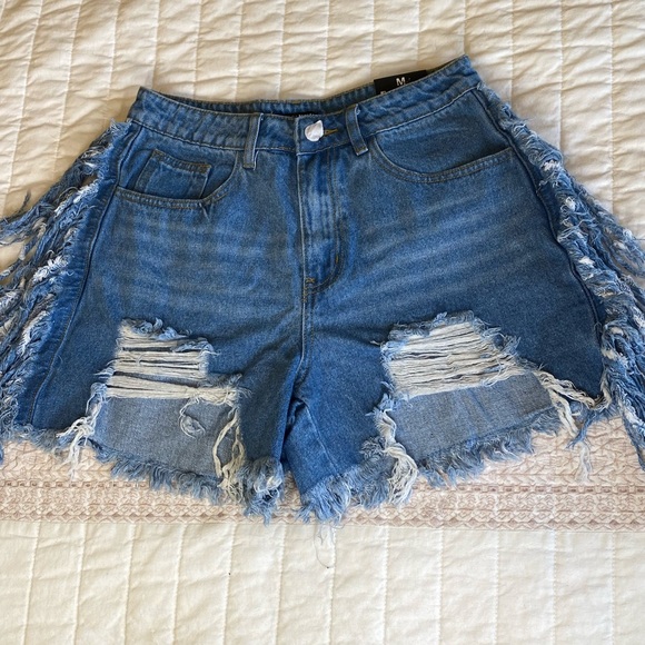 Shorts - Picture 2 of 5